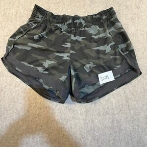 Athleta Mesh Racer Run Short 4 Camo Green Black Womens Size M Activewear Running